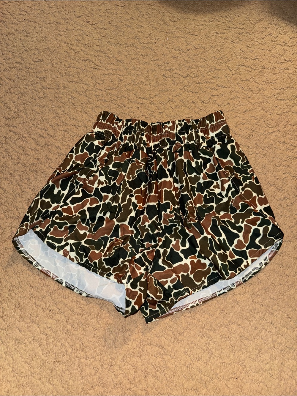 Women’s Elastic Waist Camo Gym Shorts - Brown/Green